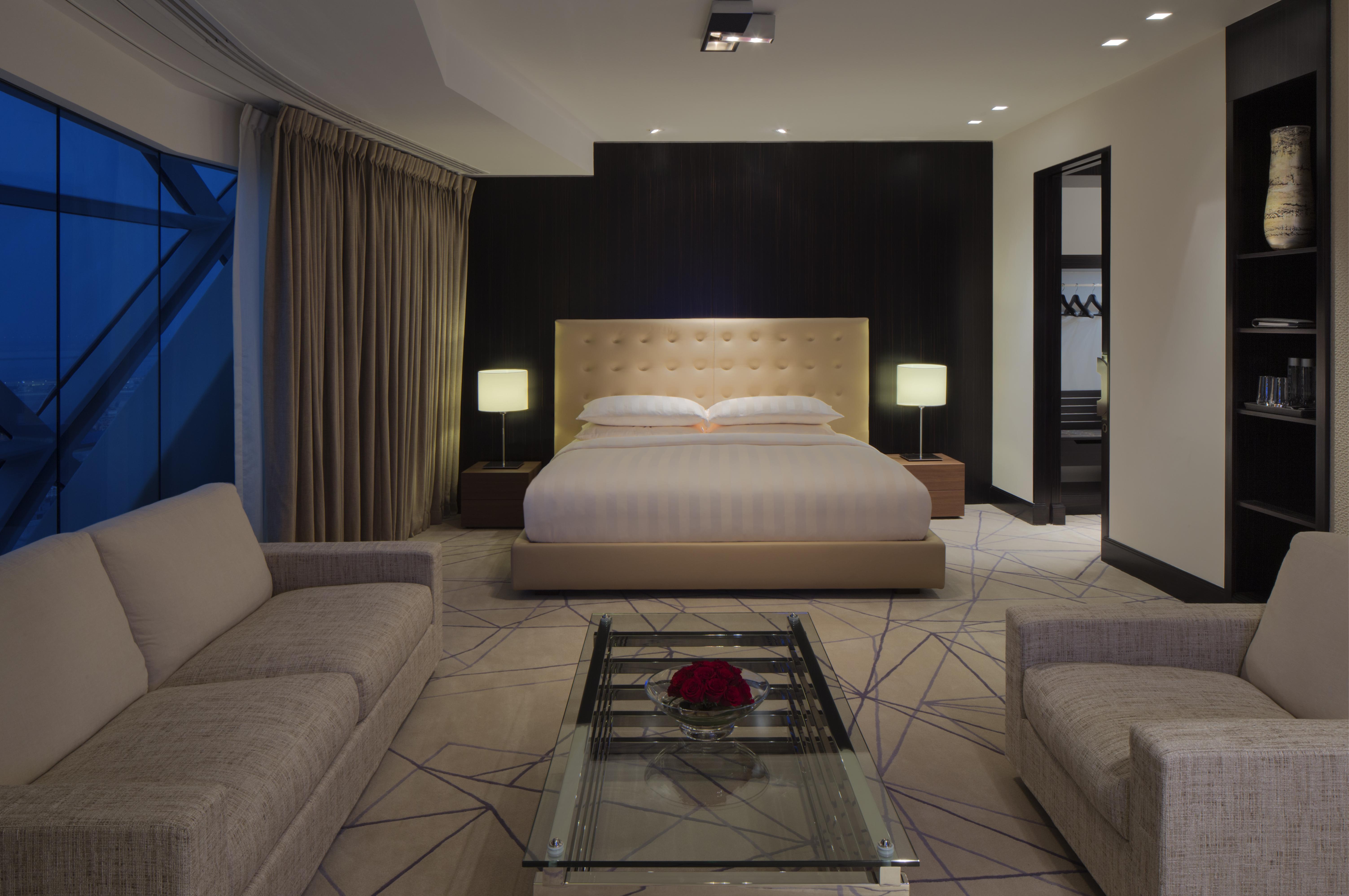 Andaz Capital Gate Abu Dhabi, By Hyatt Hotel Kültér fotó A bedroom at the hotel