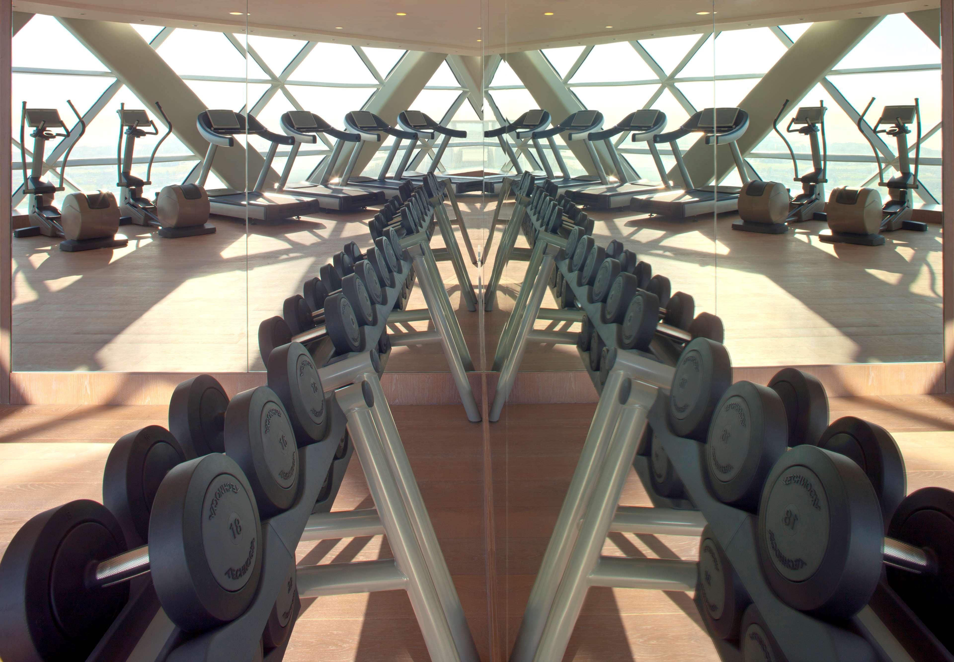 Andaz Capital Gate Abu Dhabi, By Hyatt Hotel Kültér fotó The gym