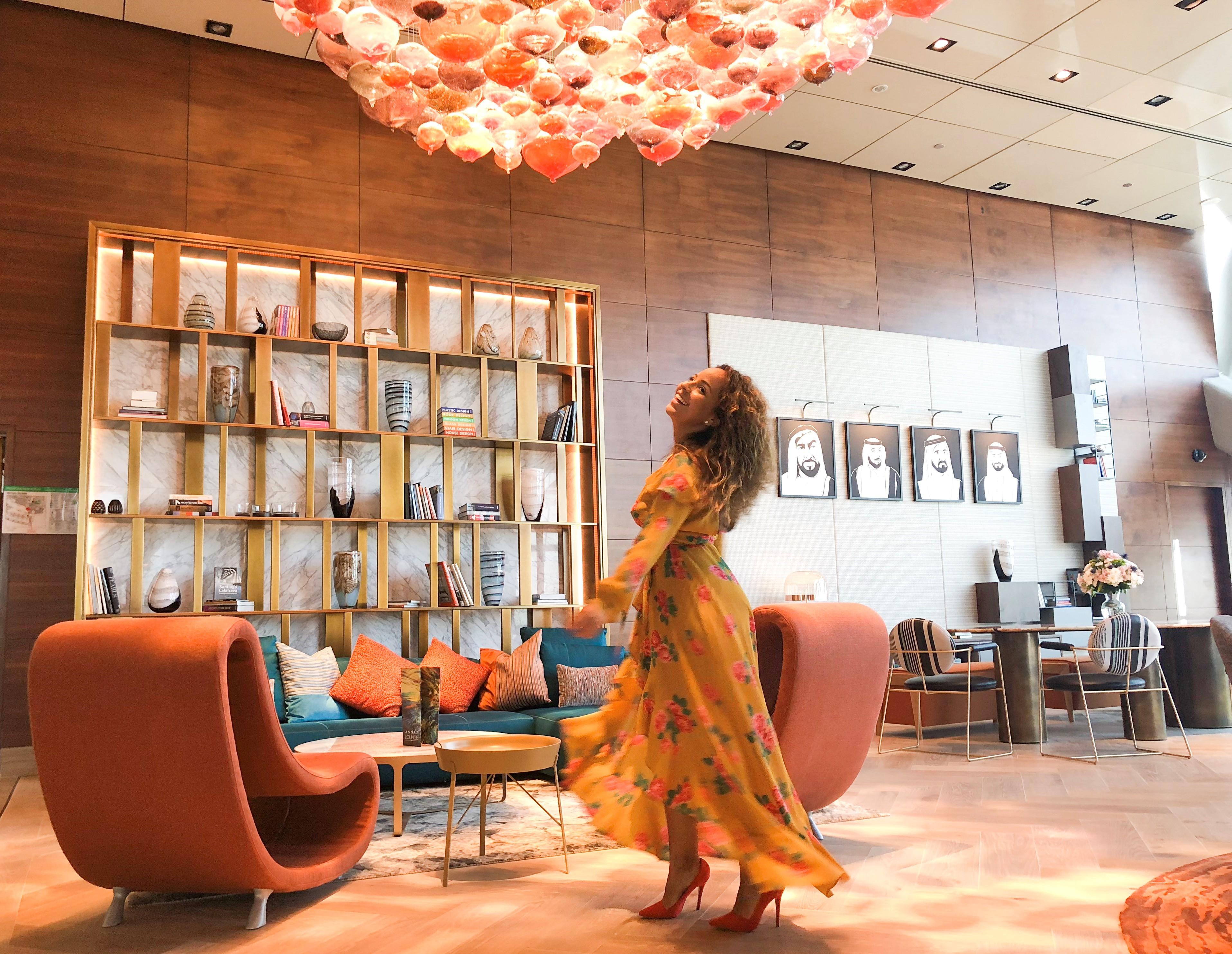 Andaz Capital Gate Abu Dhabi, By Hyatt Hotel Kültér fotó The interior of the lounge