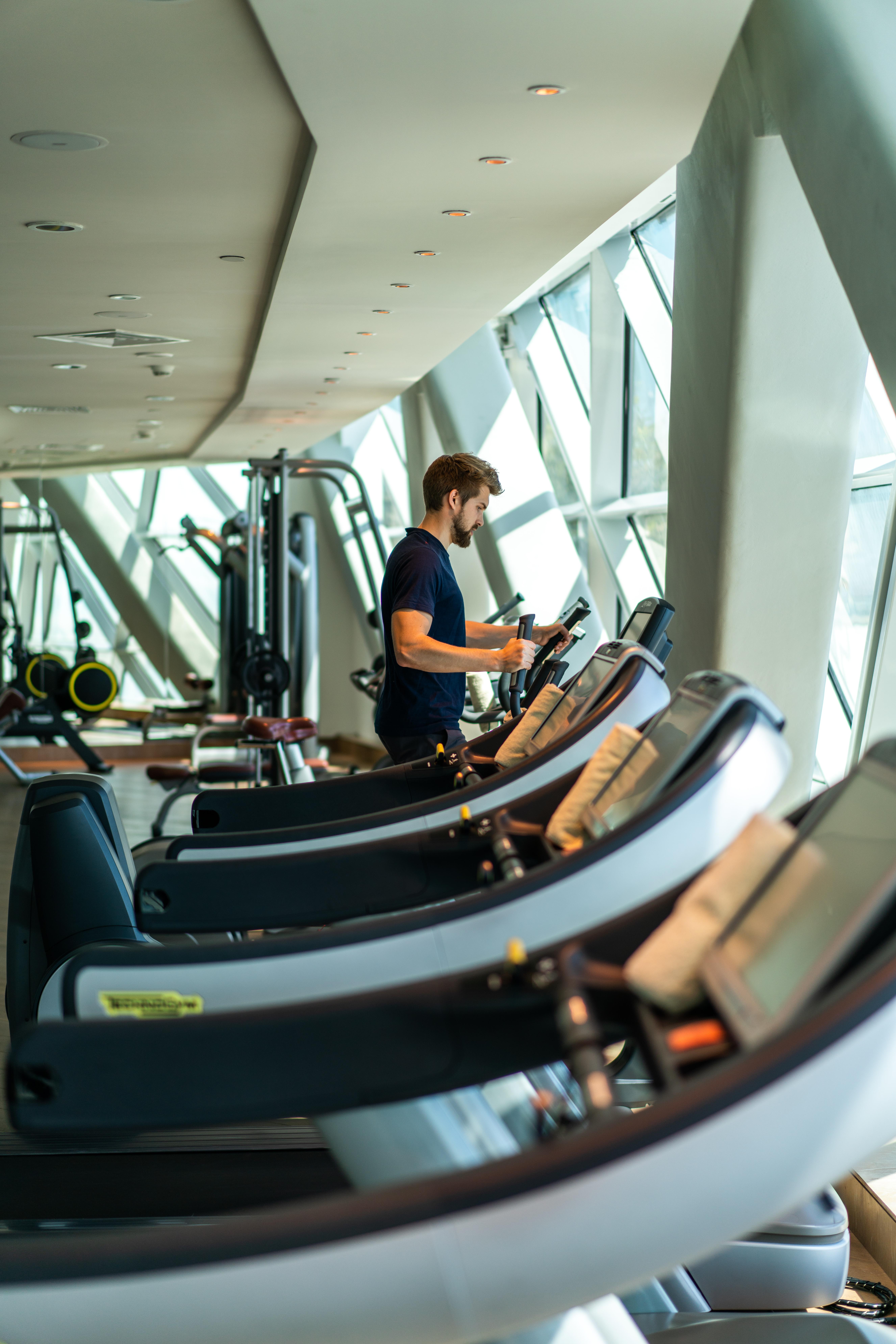 Andaz Capital Gate Abu Dhabi, By Hyatt Hotel Kültér fotó The gym at The Shard