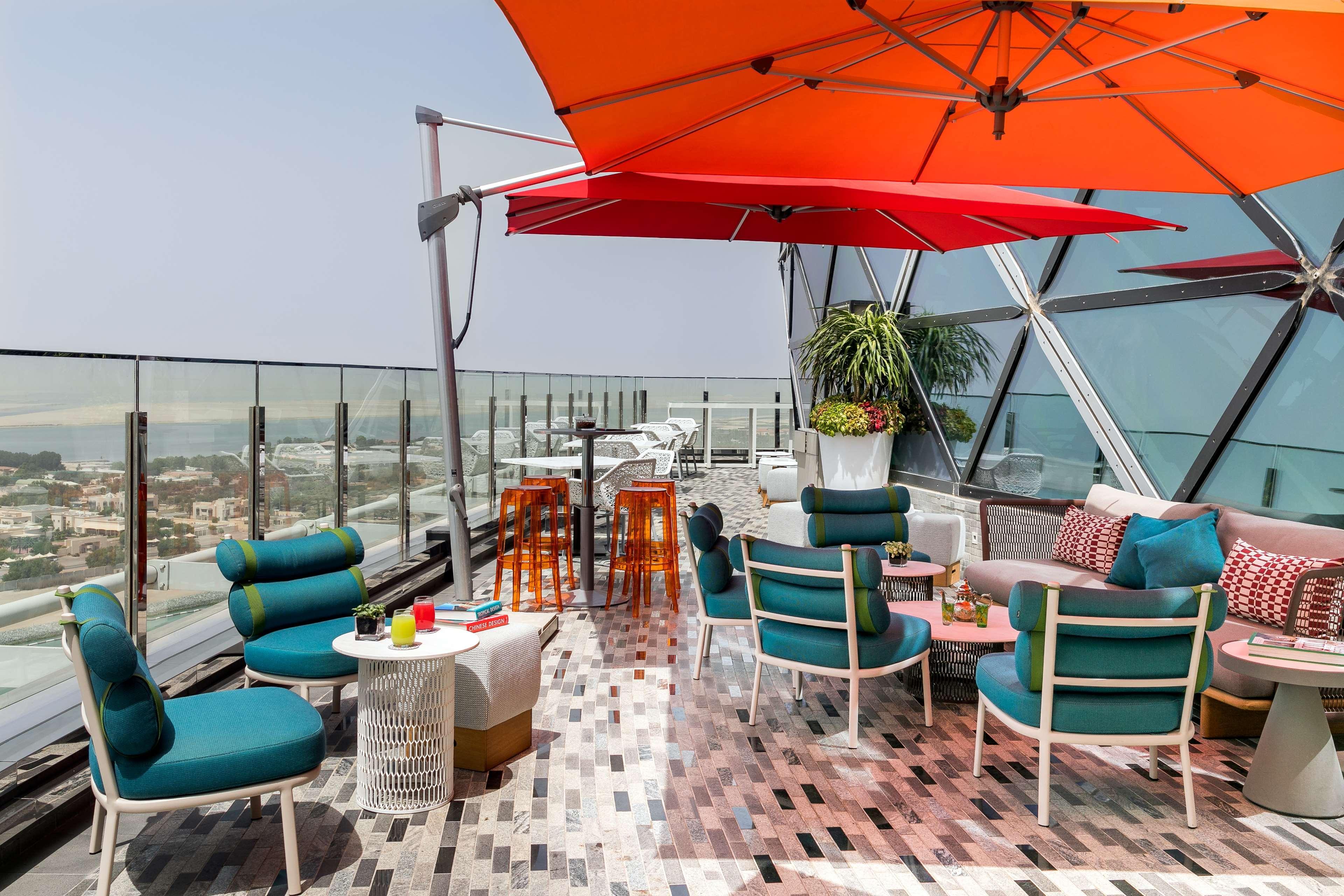 Andaz Capital Gate Abu Dhabi, By Hyatt Hotel Kültér fotó The rooftop bar