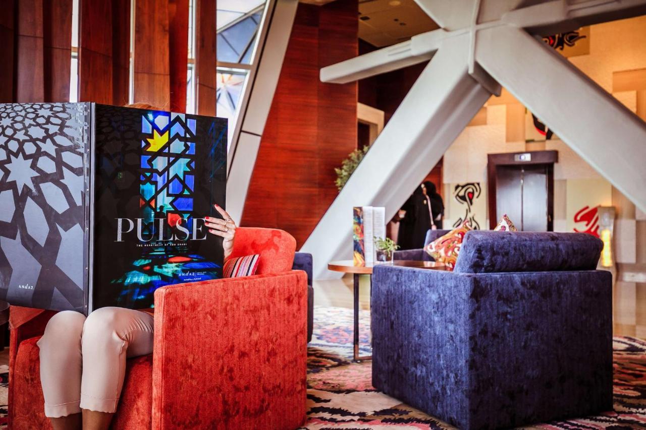 Andaz Capital Gate Abu Dhabi, By Hyatt Hotel Kültér fotó Pulse Hilton Hotel